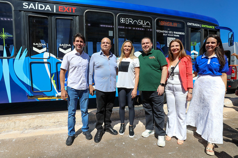 GDF inaugura City Tour Cívico gratuito para turistas e moradores conhecerem a história de Brasília
