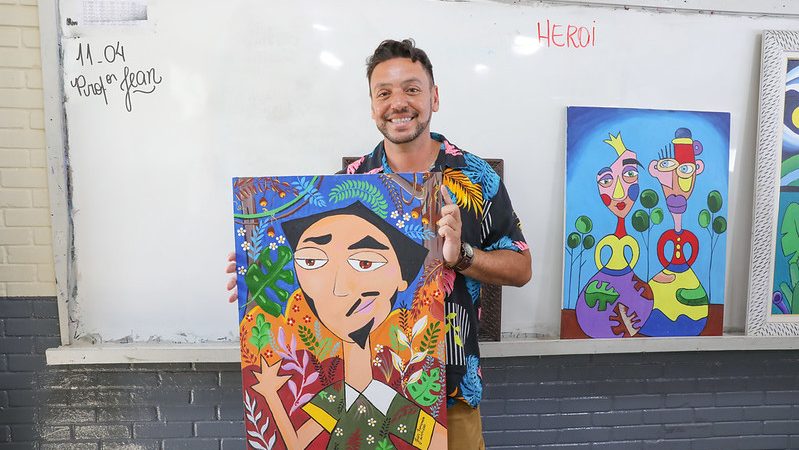 Professor de Planaltina leva sua arte para exposição em Paris