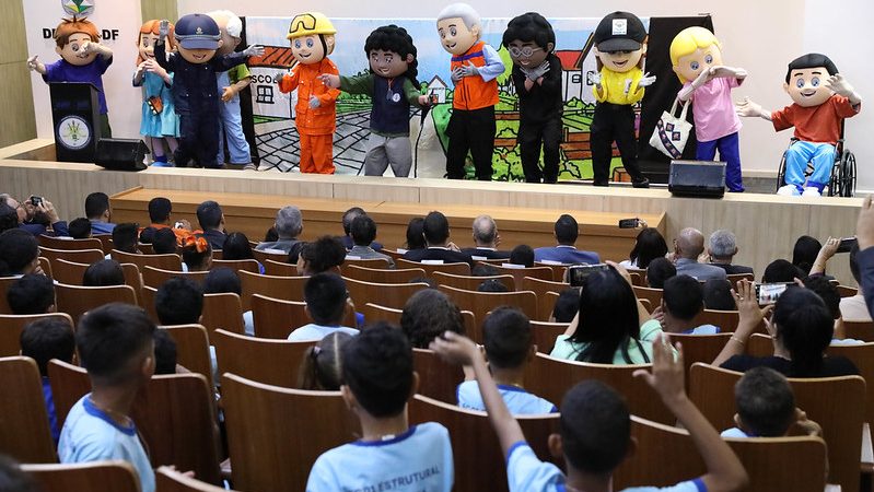 GDF lança programa Turminha Mais Segura para aproximar forças de segurança de estudantes