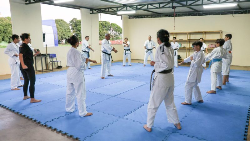 Artes marciais contra o bullying: projeto transforma vidas