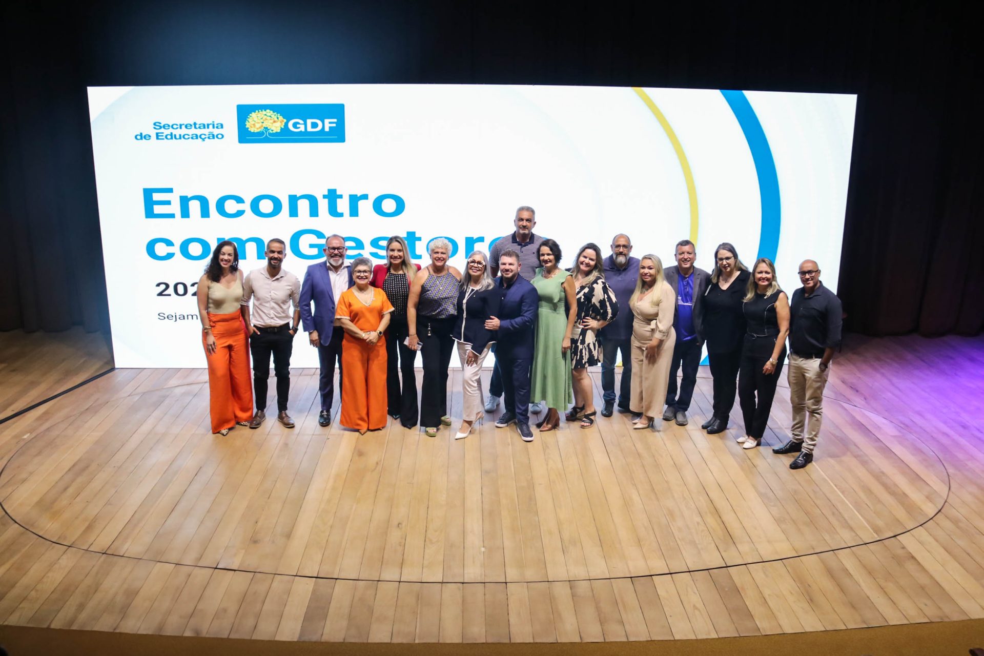 Evento aborda desafios da tecnologia e relações na gestão escolar