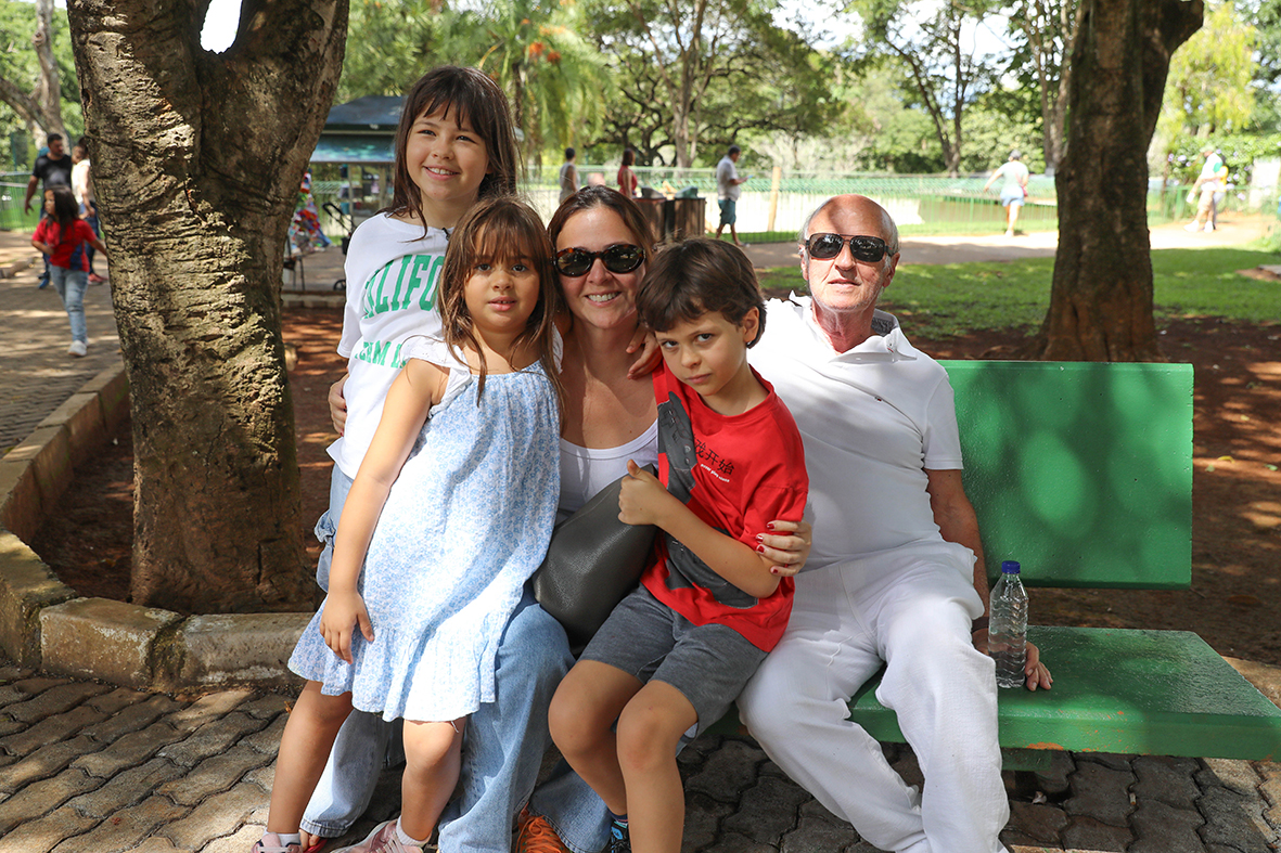 Brasilienses e Turistas aproveitam entrada gratuita no Jardim Botânico e Zoológico