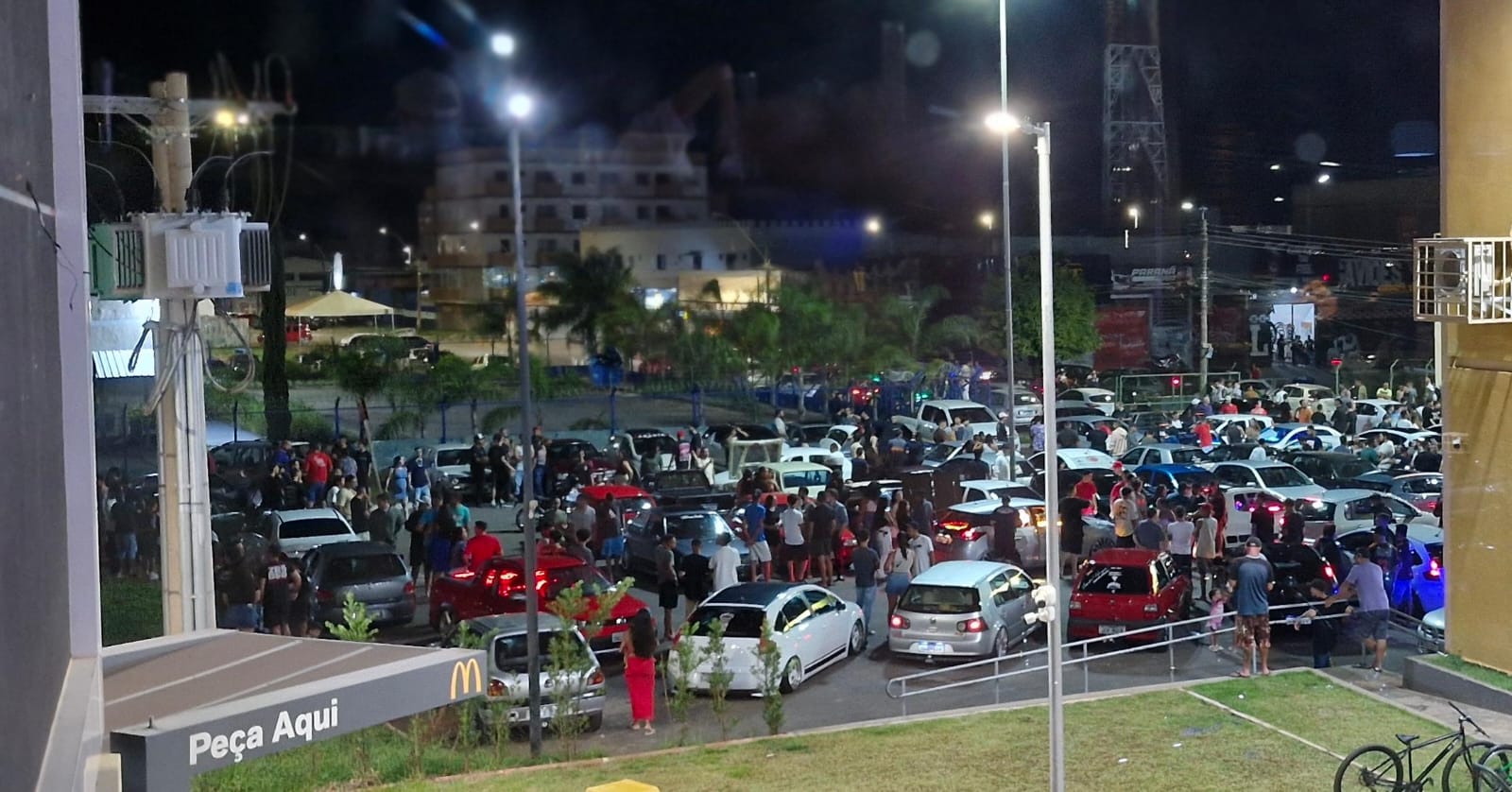 Detran-DF flagra 25 carros rebaixados e motoristas alcoolizados em Taguatinga