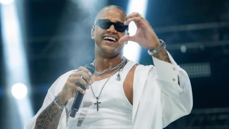 Léo Santana, Wesley Safadão e Os Melhores do Mundo estão entre atrações do aniversário neste sábado (19)