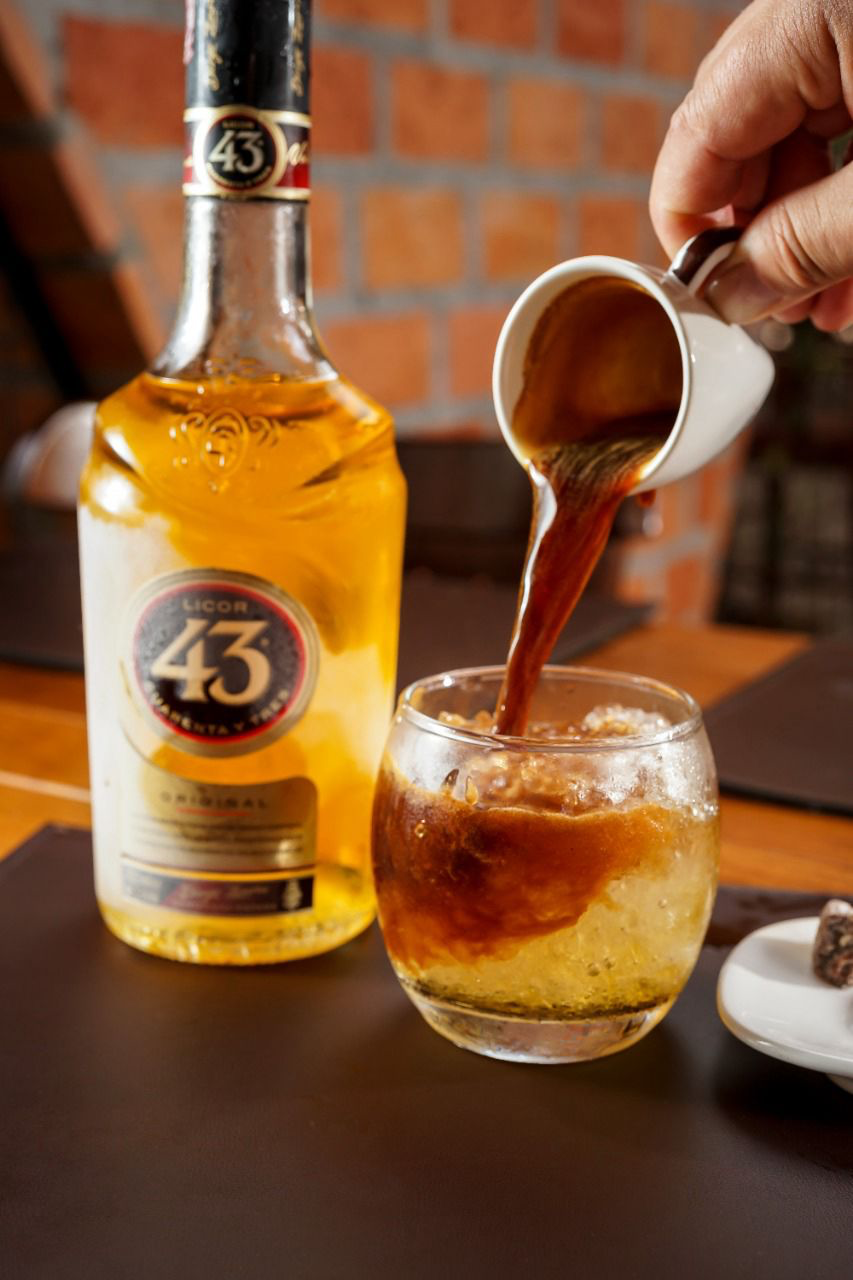 Açougue do Berg celebra o Dia Mundial do Café com drink espanhol clássico