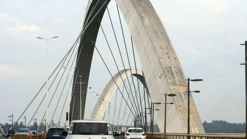 Trânsito na Orla da Ponte JK terá operação especial para a Flower Run 2025