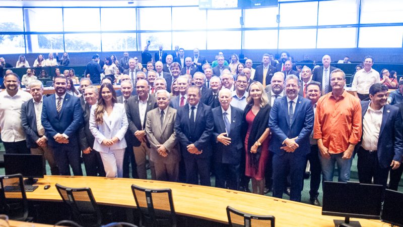 Pioneiros da Política Brasiliense são celebrados na CLDF
