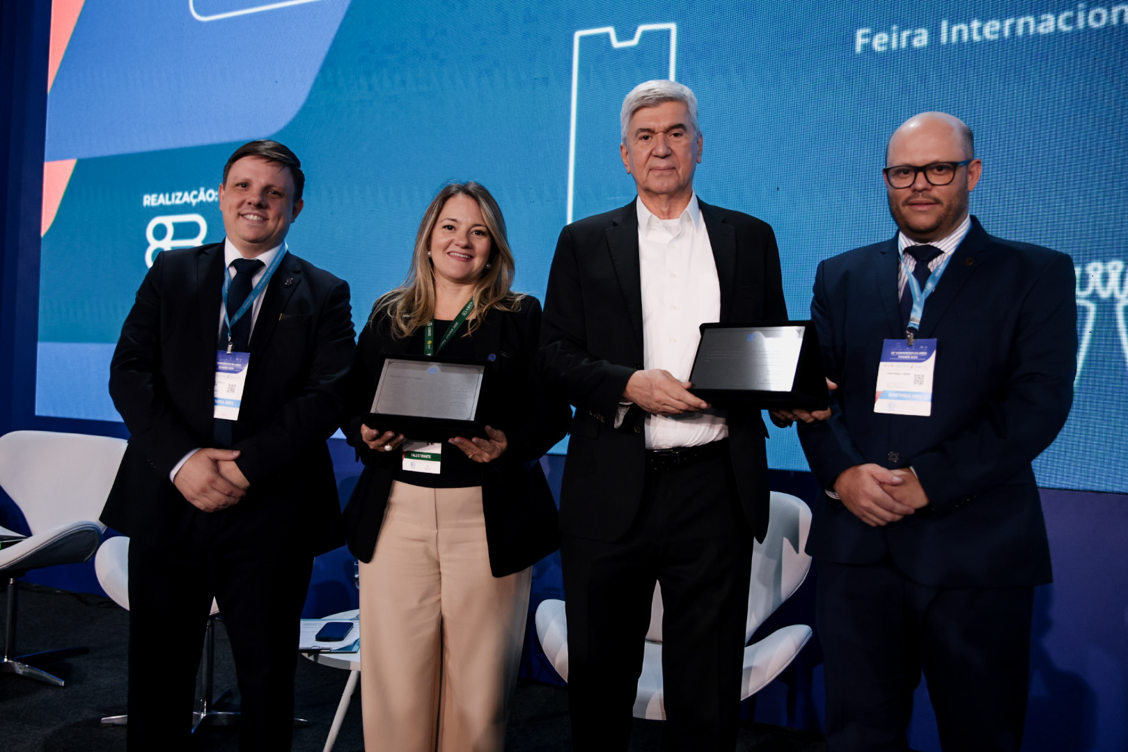 Congresso Nacional de Saneamento homenageia Caesb