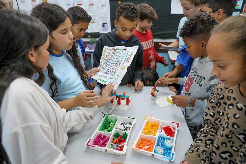 Escola da Asa Norte inova com robótica e autogerenciamento para crianças