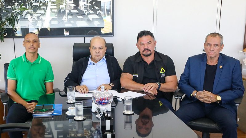 Ibaneis Rocha altera regras de promoção na PMDF para valorizar a Carreira Militar