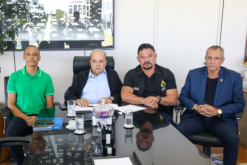 Ibaneis Rocha altera regras de promoção na PMDF para valorizar a Carreira Militar