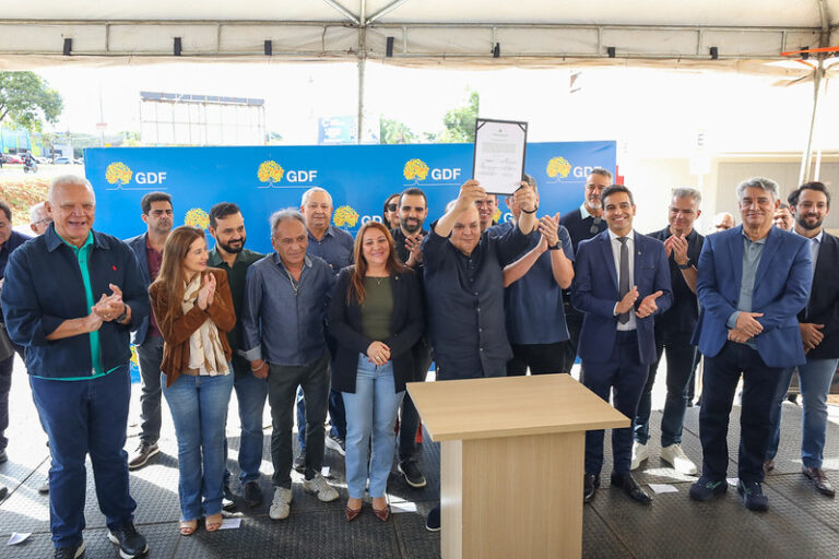 Ibaneis Rocha: "Os empresários investem nesse programa para embelezar e trazer conforto para as famílias" | Foto: Renato Alves/Agência Brasília