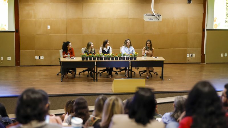 Profissionais de saúde capacitados para cuidar de crianças com alergia ao leite