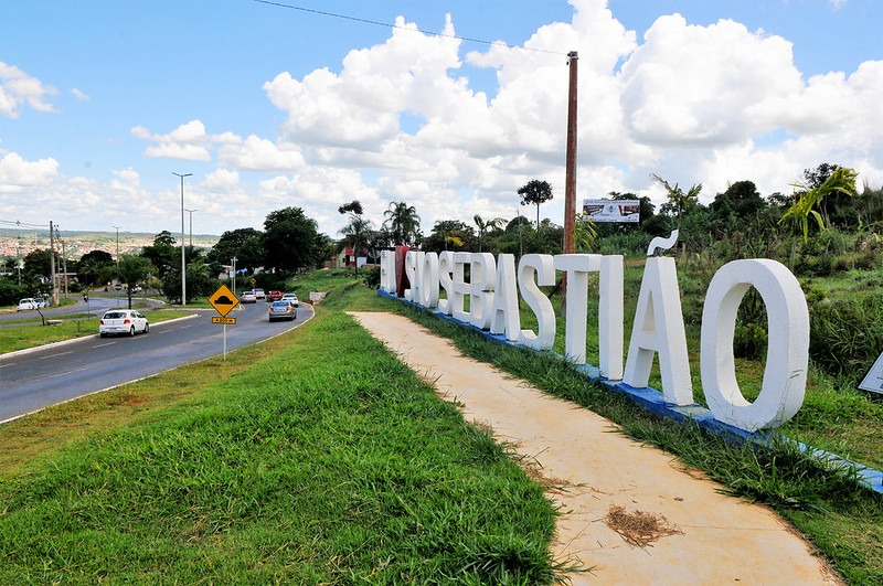 Trânsito de caminhões liberado na DF-463