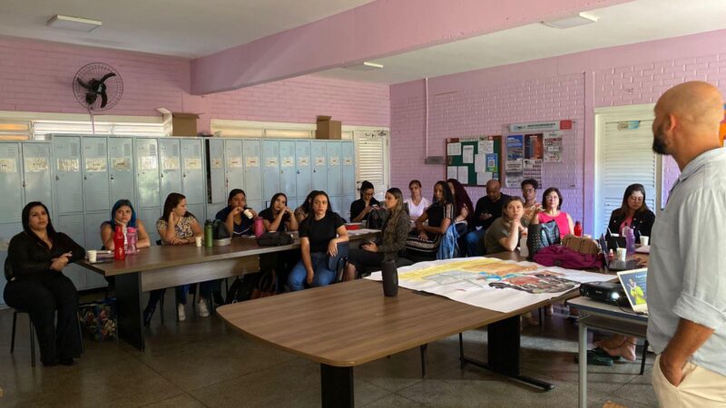 Escolas de Ceilândia e Samambaia recebem curso essencial de letramento racial