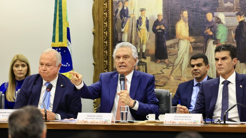 Caiado alerta para o perigo das facções no Brasil em audiência na Câmara