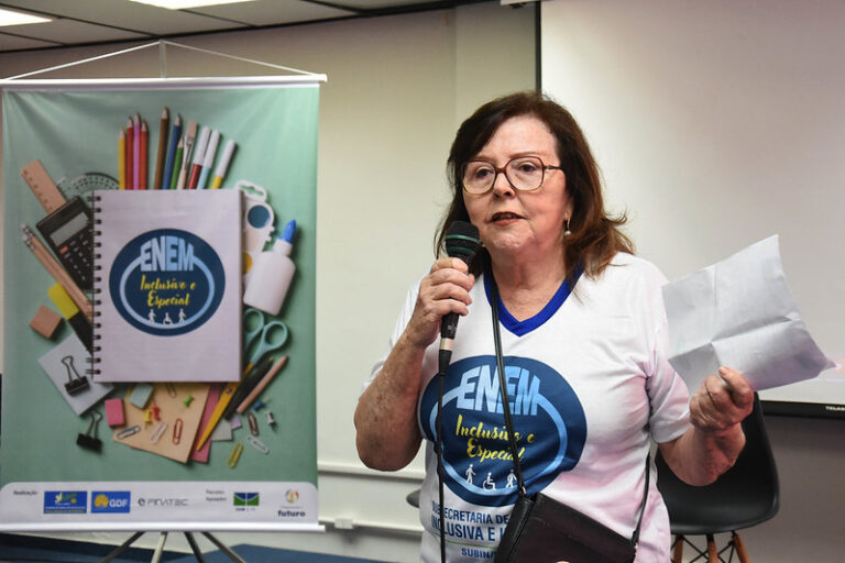 As aulas contam com estrutura completa, adianta a subsecretária de Educação Inclusiva e Integral, Vera Lúcia Ribeiro: “Vamos utilizar todos os recursos necessários: comandos de voz, leitores de tela, intérpretes de Libras, apoiadores e professores, atuando como profissionais de apoio” | Foto: Mary Leal/SEEDF