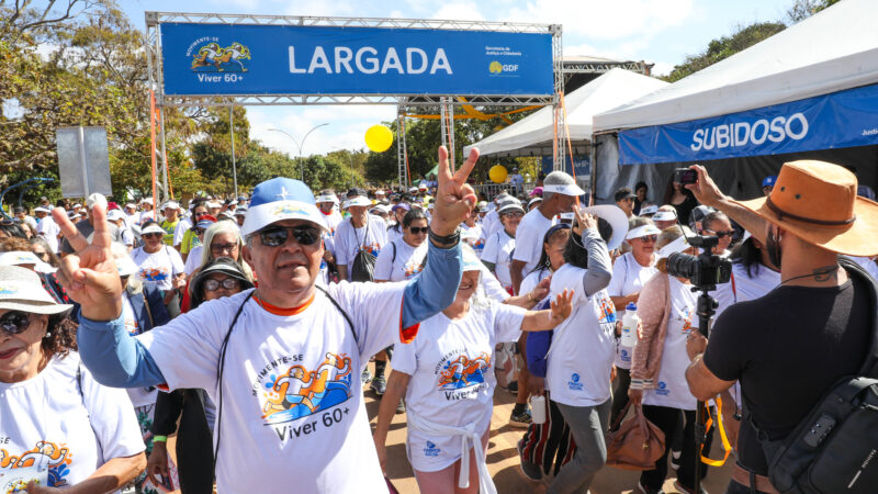 Caminhada “Movimente-se: Viver 60+” promove bem-estar