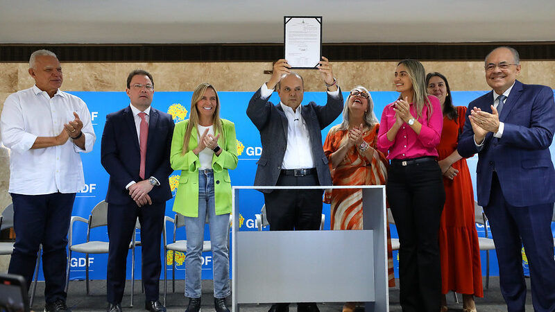 GDF terá usina solar para alimentar 400 escolas públicas no DF!