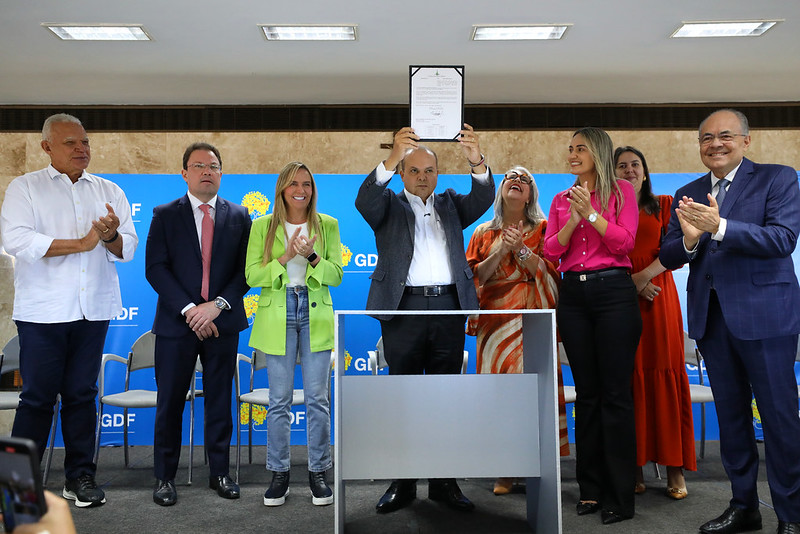 GDF terá usina solar para alimentar 400 escolas públicas no DF!