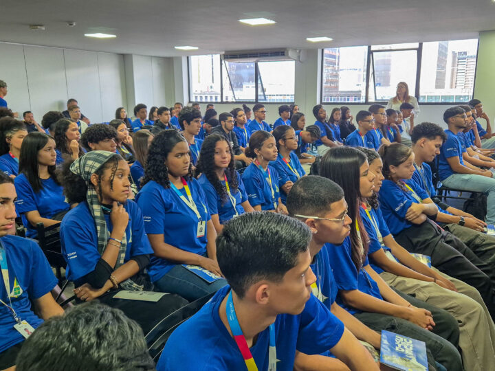 Jovens fazem história na primeira eleição direta do Conselho da Juventude