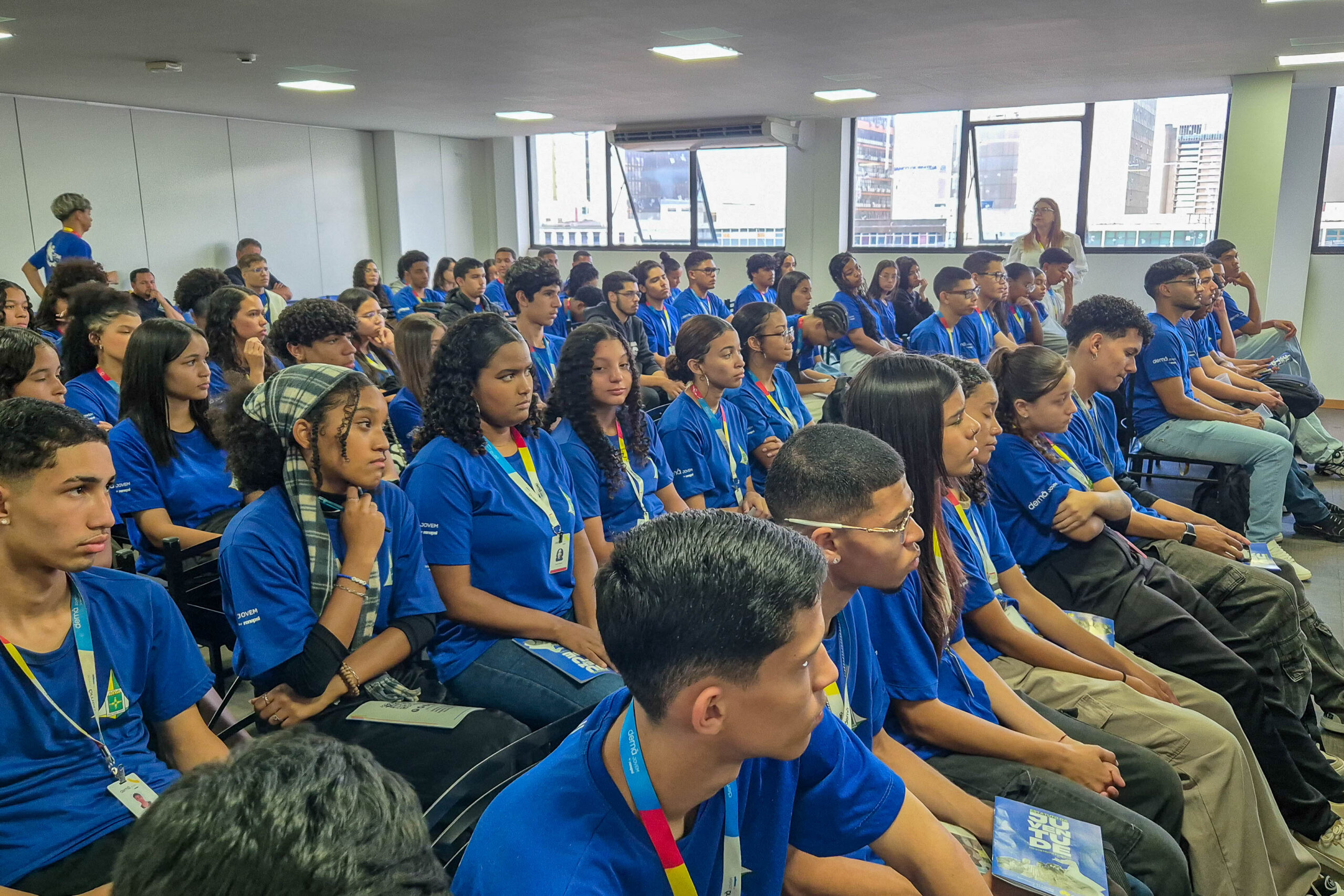 Jovens fazem história na primeira eleição direta do Conselho da Juventude