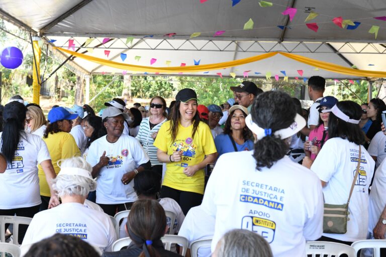 Caminhada Movimente-se: Viver 60+ Reúne Dois Mil Idosos em Grande Celebração no Eixão do Lazer