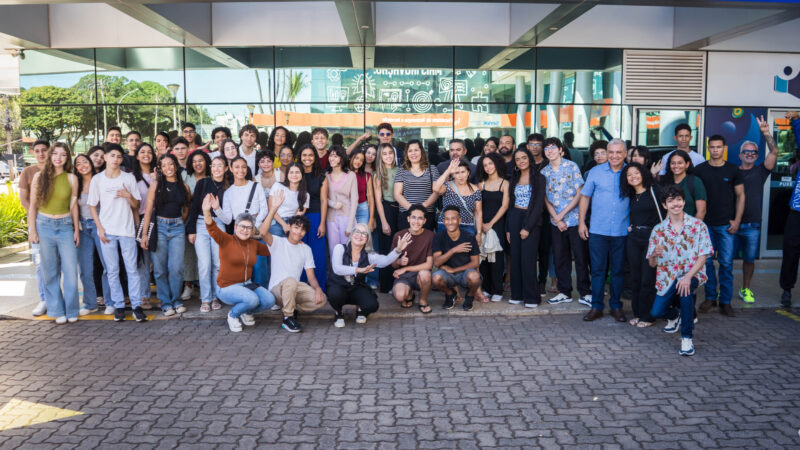 Cerca de 300 estudantes do DF fazem prova de inglês por vaga em intercâmbio