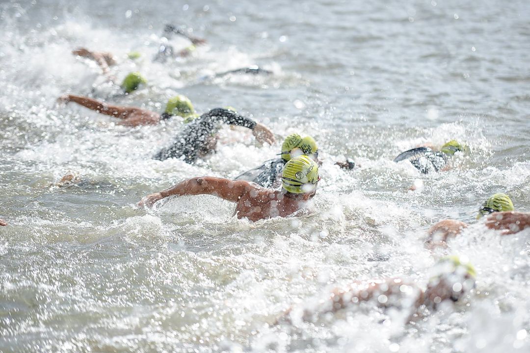 Brasília vira capital da natação: Rei e Rainha do mar chega ao Lago Paranoá!