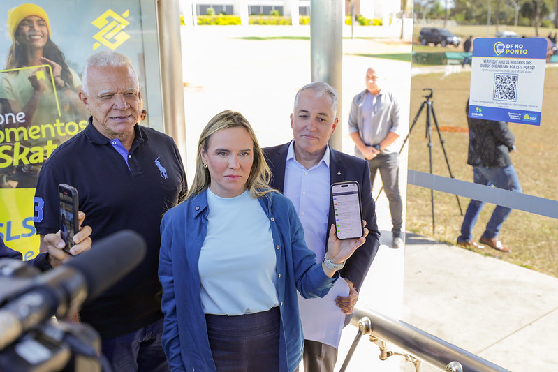 QR Codes em paradas de ônibus mostram horários em tempo real