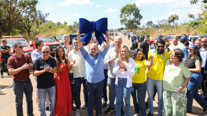 Pavimentação da DF-220 é inaugurada e beneficia produtores rurais