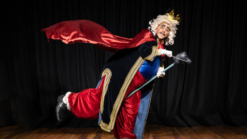 Rei Zezão em uma comédia gratuita cheia de risadas e lições