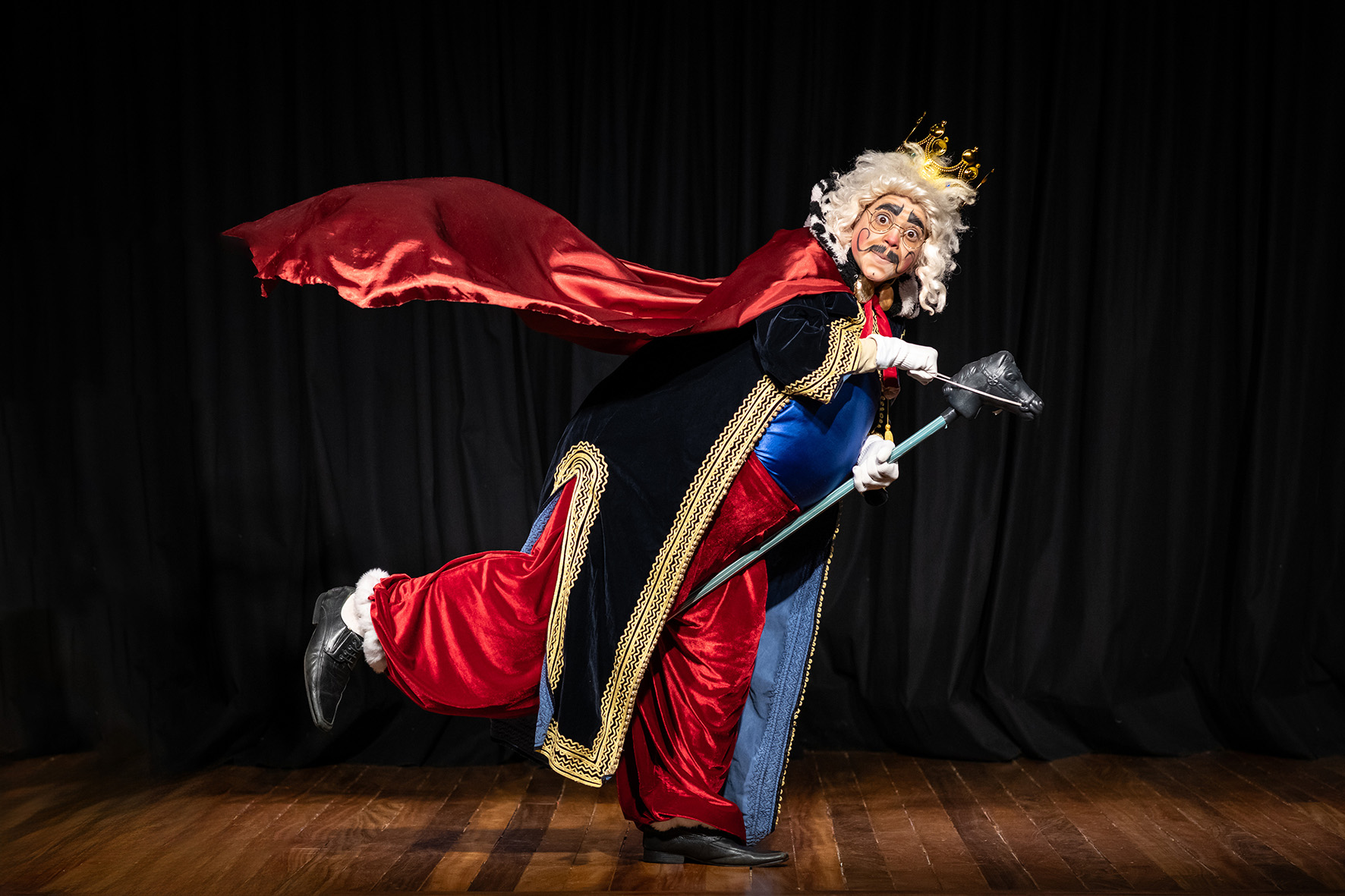 Rei Zezão em uma comédia gratuita cheia de risadas e lições