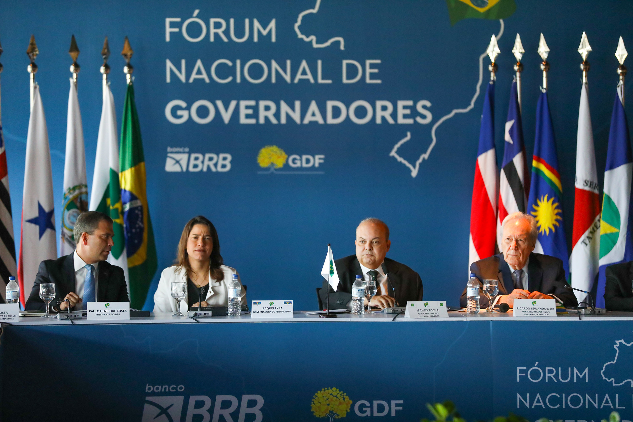 Governadores se reúnem para proteger economia brasileira