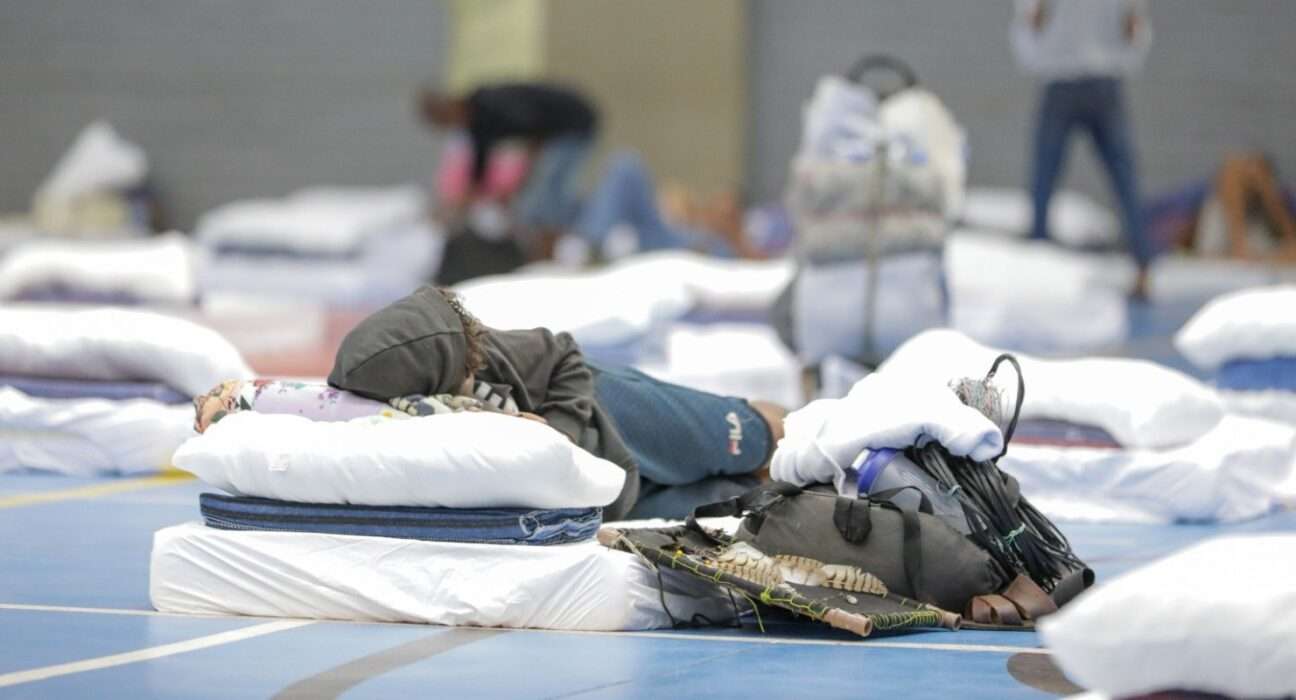 Abrigo do GDF acolhe milhares de pessoas em situação de rua contra o frio