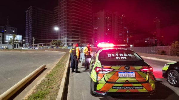 53 motoristas autuados no DF em fim de semana de fiscalização