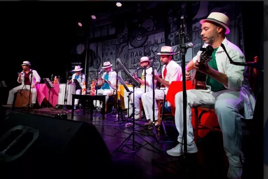 Samba Vibrações leva o melhor da música brasileira para Quituart