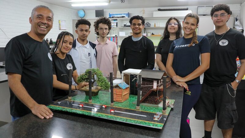 Salas especiais no DF ajudam estudantes com altas habilidades