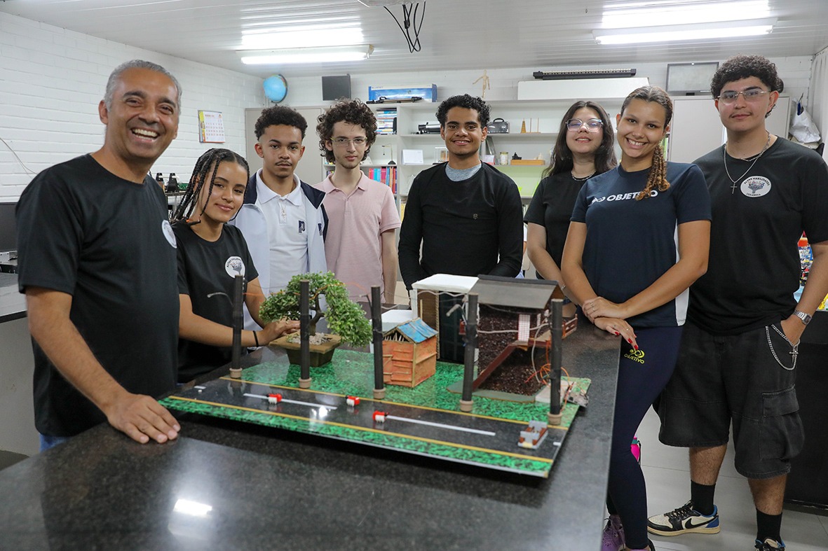 Salas especiais no DF ajudam estudantes com altas habilidades