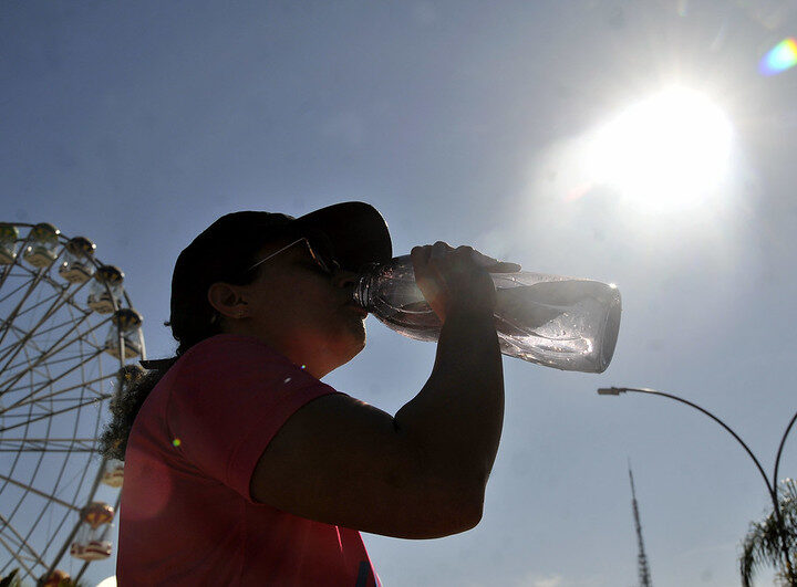 Cuidados essenciais para a pele e a saúde durante a seca no DF