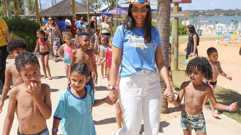 Um dia de diversão e esperança Na Praia