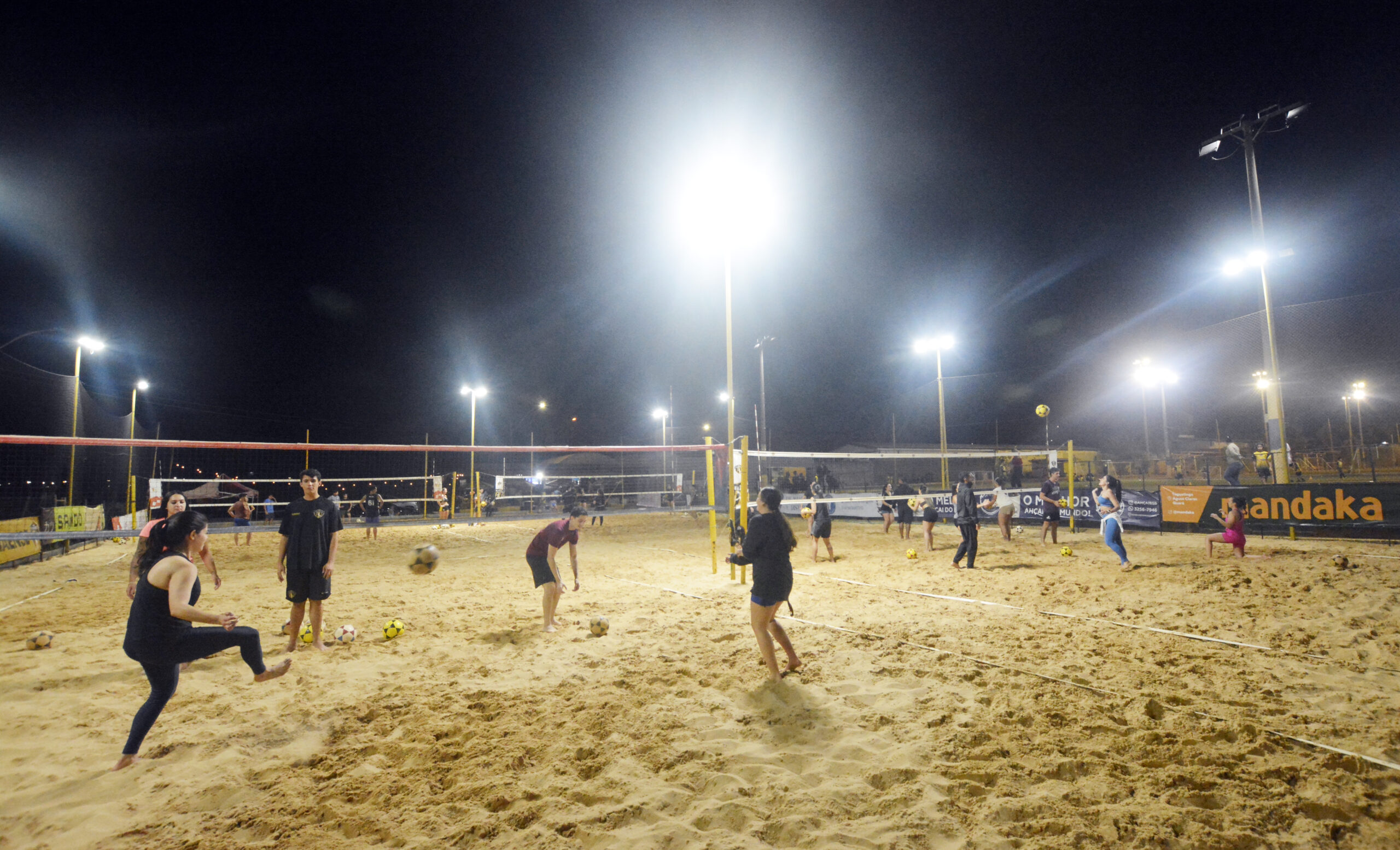 Mais esporte à noite no Guará com nova iluminação do Cave