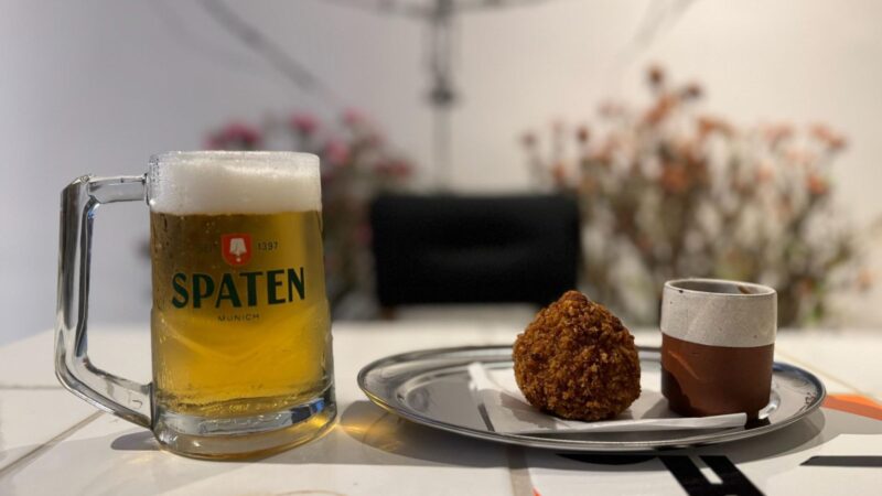 Juscelino Bar celebra Dia dos Pais com chope por conta da casa