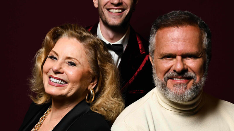 Peça “O Casal mais Sexy da América” chega ao Teatro Poupex!