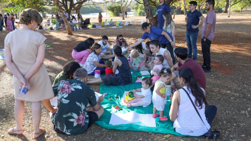 Ação do Berçário Buriti celebra a família no Parque da Cidade