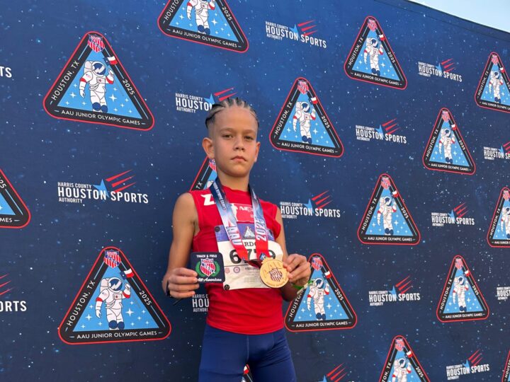 Brasiliense de 12 anos brilha em torneio de atletismo nos EUA