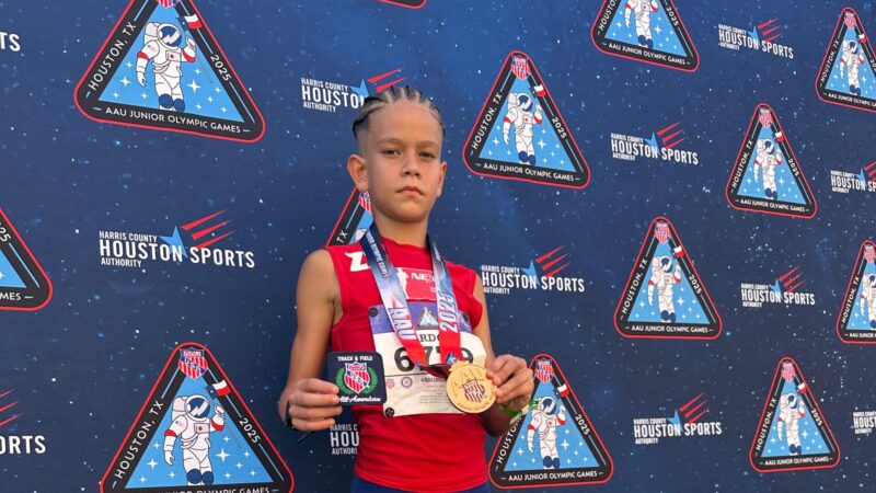 Brasiliense de 12 anos brilha em torneio de atletismo nos EUA