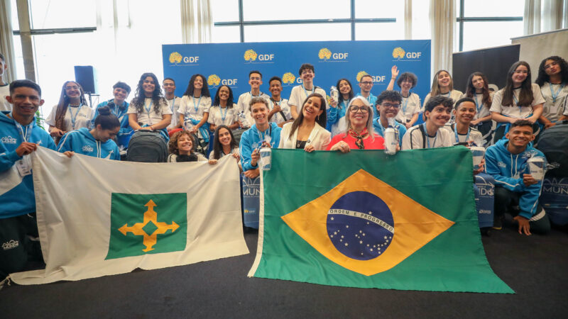 Alunos do DF embarcam em intercâmbio para o Reino Unido