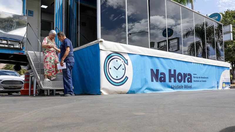 Carreta do Na Hora Chega ao Lago Sul