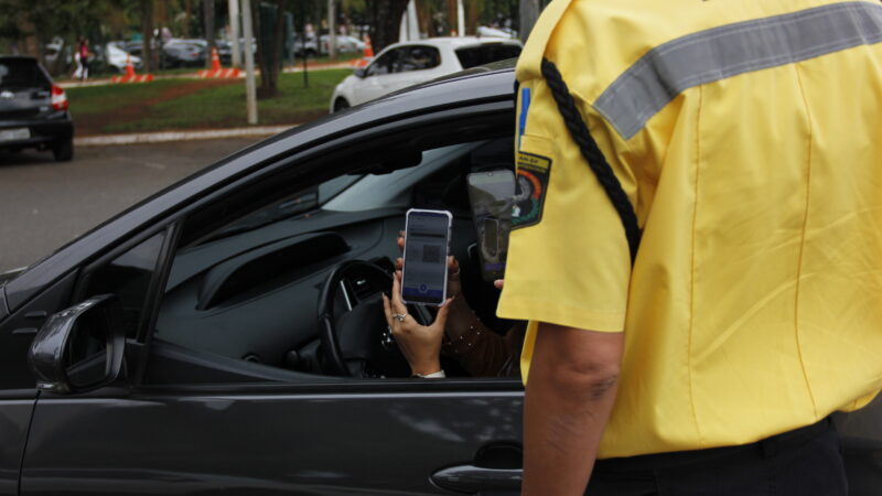 Detran-DF divulga calendário de licenciamento 2025